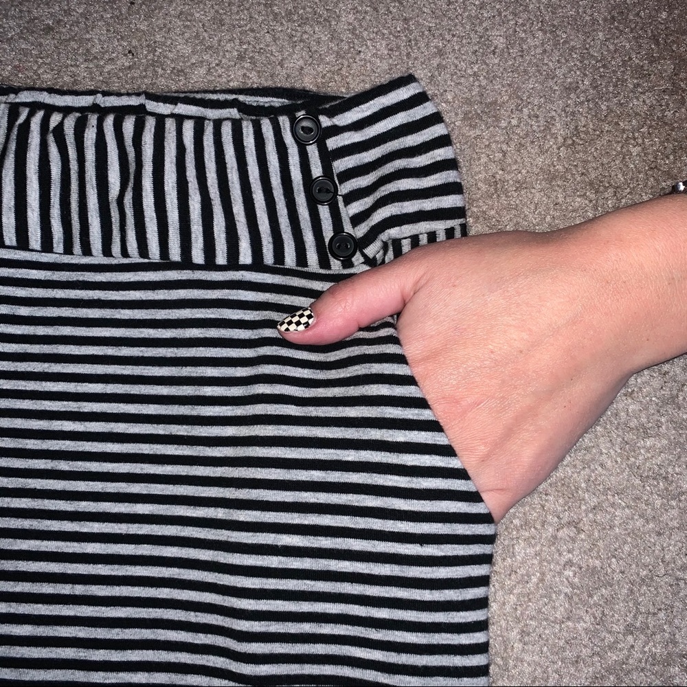 Cute short striped skirt with pockets